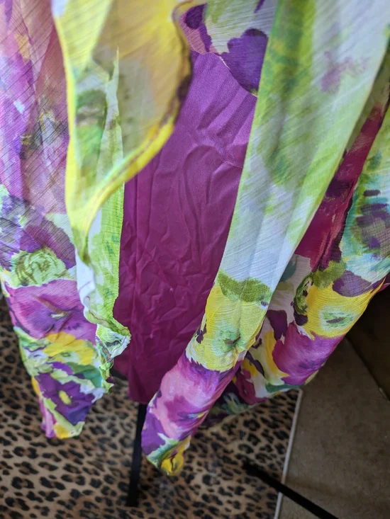 Sleeveless Ruffle V-Neck Floral Midi Dress in Pink & Green - Picture 5 of 6